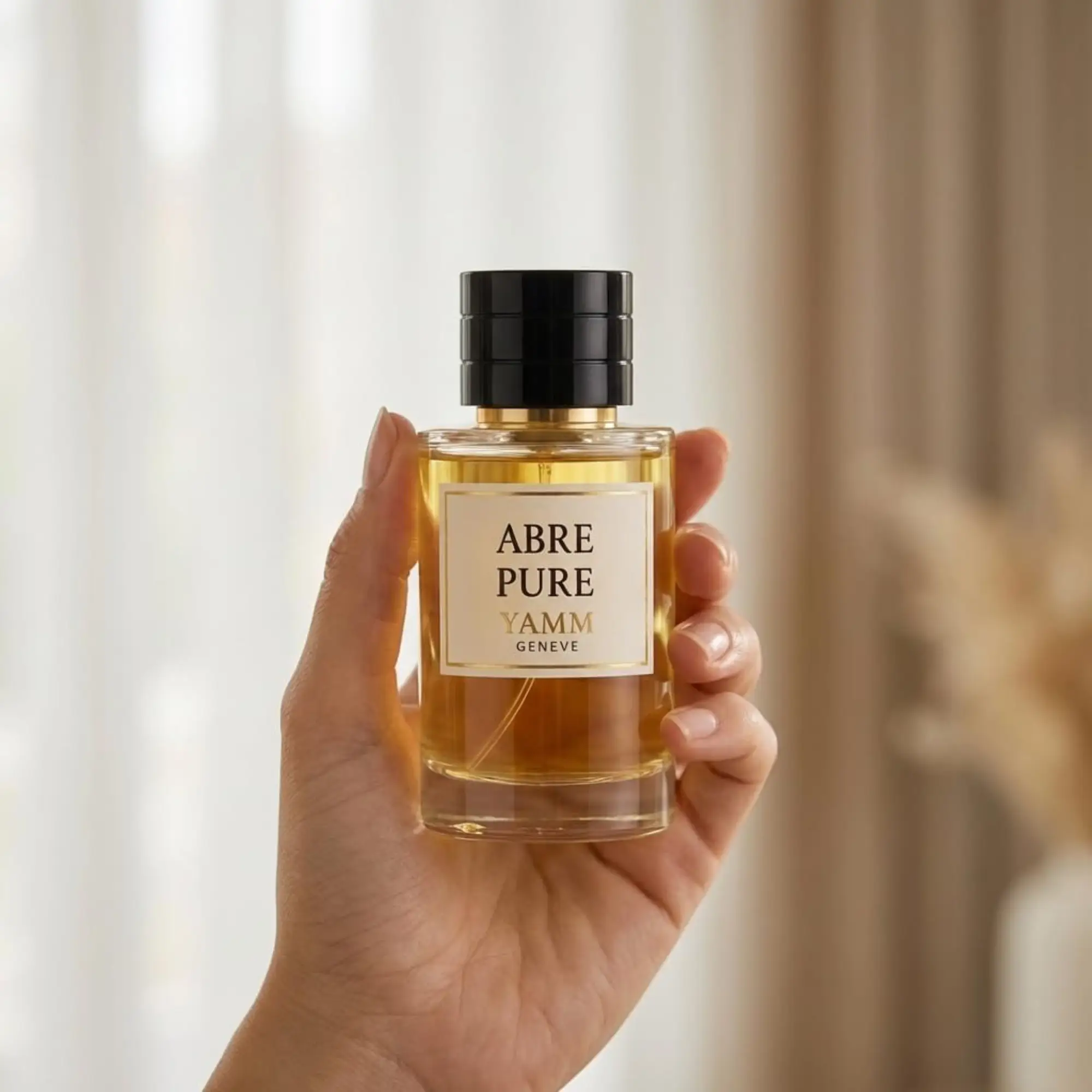 Abre Pure extrait de parfum mixte YAMM Genève inspiré de Erba Pura aux notes de tête Citron de Sicile, Orange, Bergamote de Calabre, cœur Fruits juteux et solaires et fond Musc blanc, Vanille de Madagascar, Ambre doré visuel 03