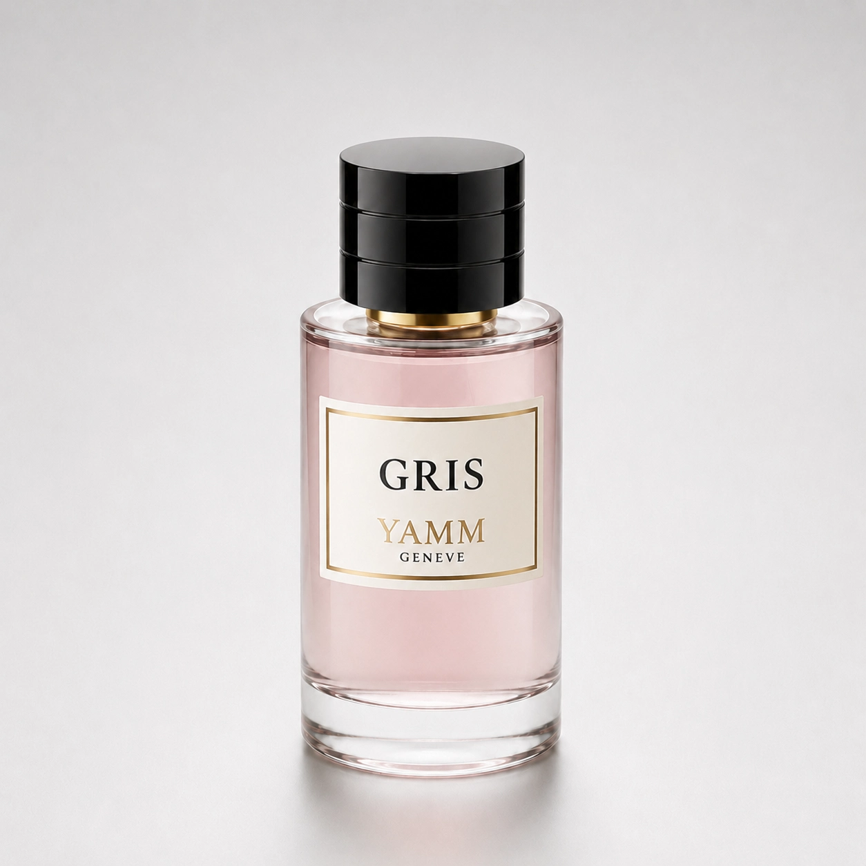Gris - Extrait de parfum mixte - YAMM Genève - Inspiré de Gris Dior - Visuel 01 Gris extrait de parfum mixte YAMM Genève inspiré de Gris Dior aux notes de tête Agrumes, Bergamote, cœur Rose, Patchouli et fond Mousse de chêne, Cèdre, Ambre, Santal visuel 01