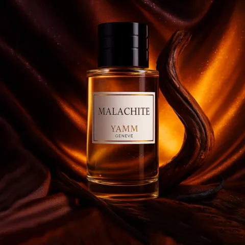 Malachite extrait de parfum mixte YAMM Genève inspiré de Malachite Vert aux notes de tête Bigarade, Petit-grain, cœur Jasmin sambac, Ylang-ylang, Poivre rose et fond Lys crémeux, Vanille tendre, Benjoin résineux visuel 01