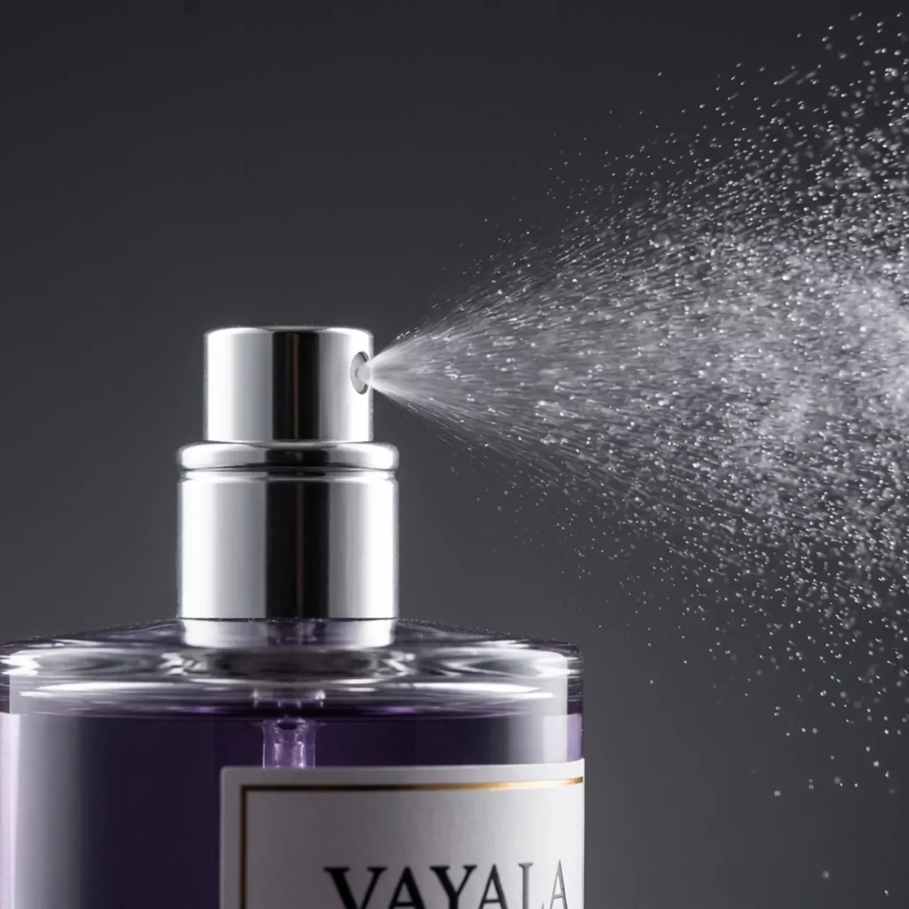 Vayala extrait de parfum femme YAMM Genève inspiré de Valaya aux notes de tête Aldéhydes, Pêche blanche, Bergamote, Mandarine, cœur Fleur d’oranger, Muguet, Petalia, Nympheal, Vétiver, Mahonia et fond Musc, Ambroxan, Bois d’Akigala, Vanille visuel 06