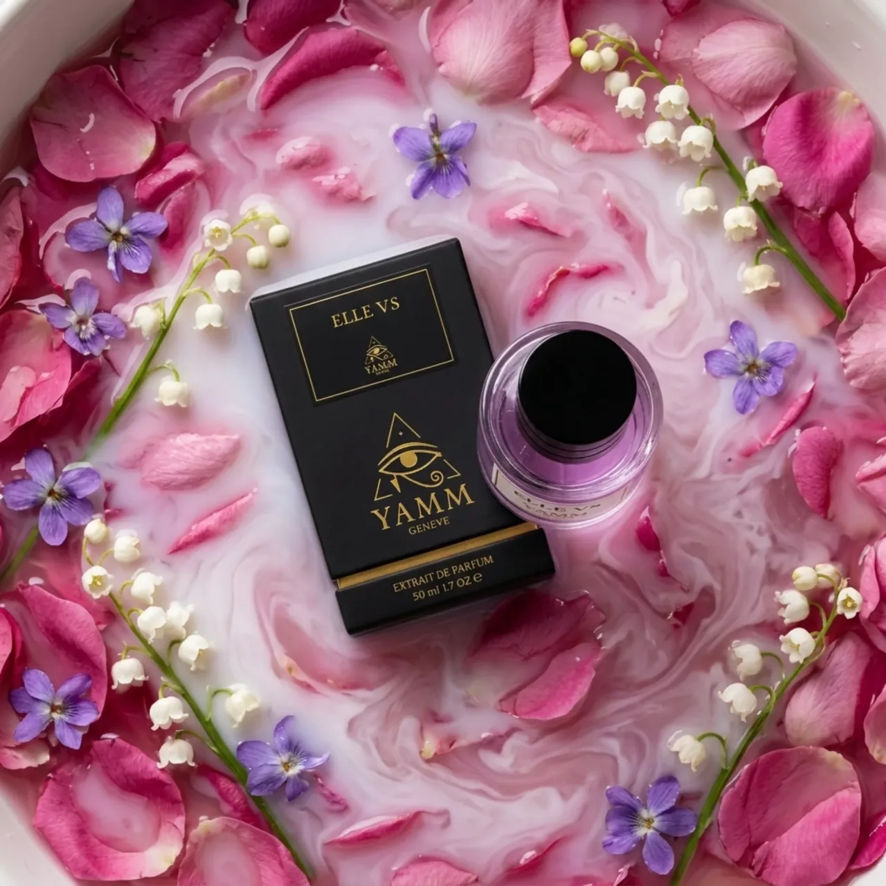Elle Vs extrait de parfum femme YAMM Genève inspiré de Elves aux notes de tête Pêche, Cassis, Gingembre, Cannelle, cœur Lait de coco, Rose de Bulgarie, Rose, Muguet, Violette et fond Ambroxan, Patchouli visuel 08