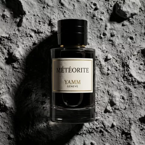 Météorite extrait de parfum homme YAMM Genève inspiré de Météore aux notes de tête Mandarine, Orange de Sicile, Bergamote de Calabre, cœur Poivre rose, Néroli de Tunisie, Poivre, Noix de muscade d’Indonésie, Cardamome du Guatemala et fond Huile de vétiver de Java visuel 01