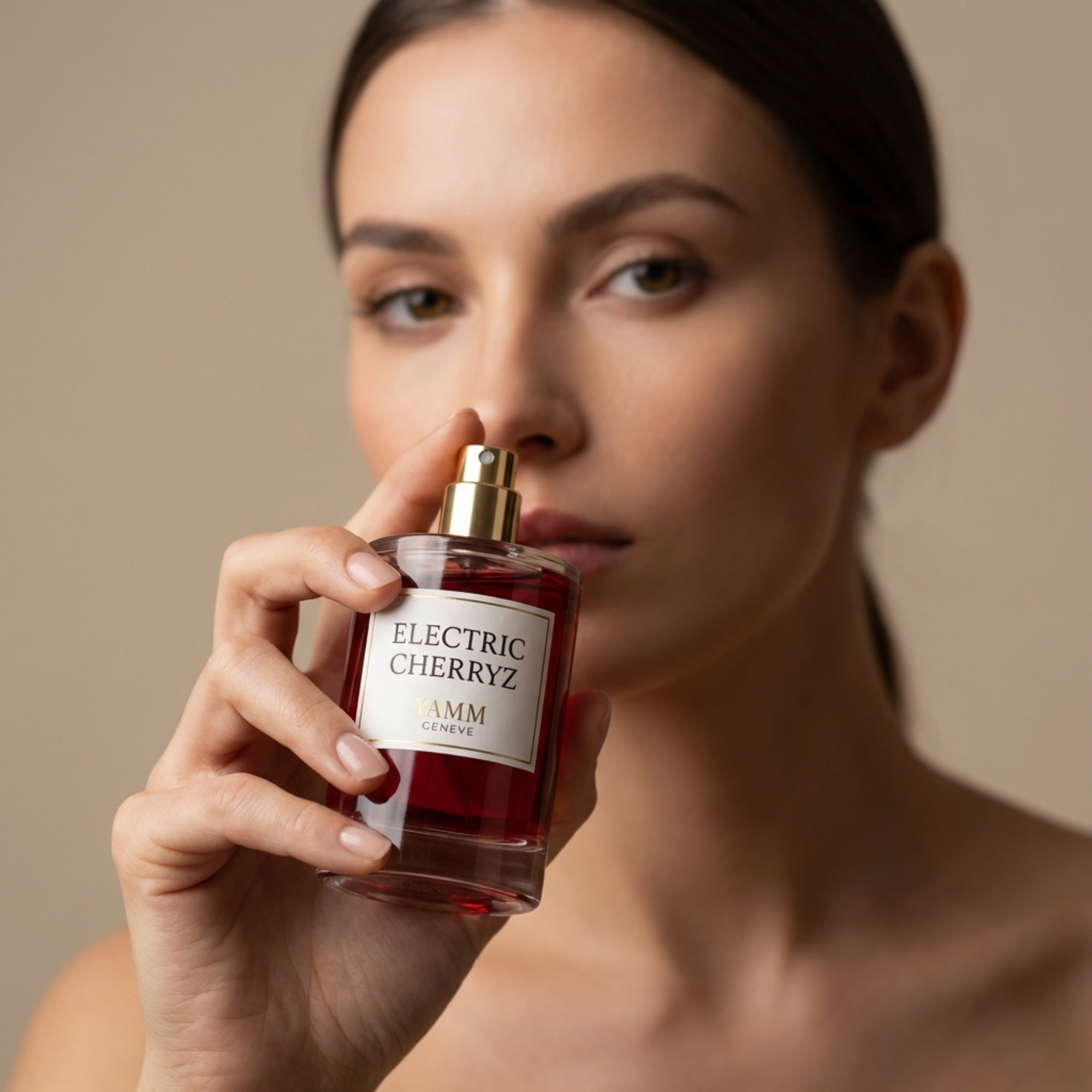 Electric Cherryz extrait de parfum mixte YAMM Genève inspiré de Electric Cherry aux notes de tête Cerise, Gingembre, cœur Jasmin Sambac et fond Poivre rose, Musc, Ambrettolide visuel 07
