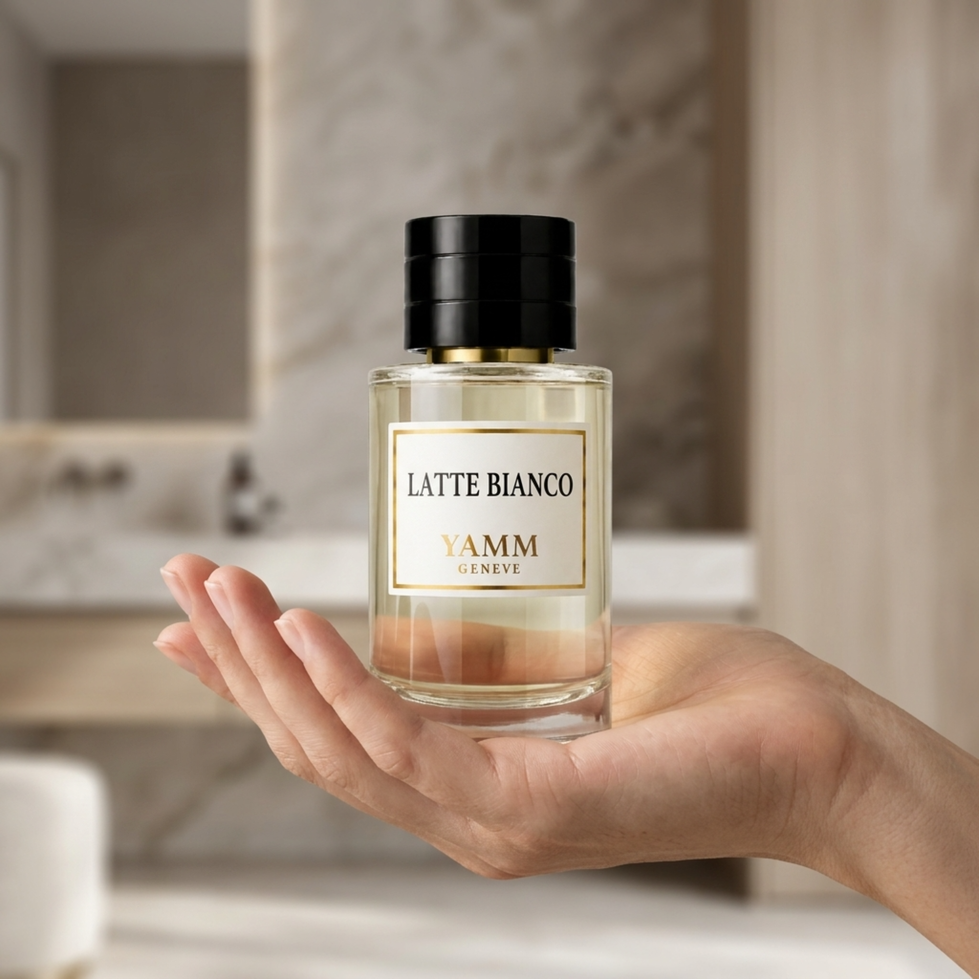 Latte Bianco extrait de parfum mixte YAMM Genève inspiré de Bianco di Latte aux notes de tête Caramel, cœur Coumarine, Miel et fond Vanille, Musc blanc visuel 04