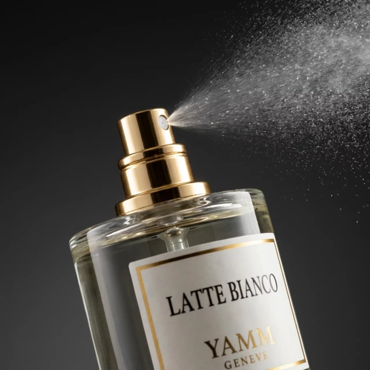 Latte Bianco extrait de parfum mixte YAMM Genève inspiré de Bianco di Latte aux notes de tête Caramel, cœur Coumarine, Miel et fond Vanille, Musc blanc visuel 07