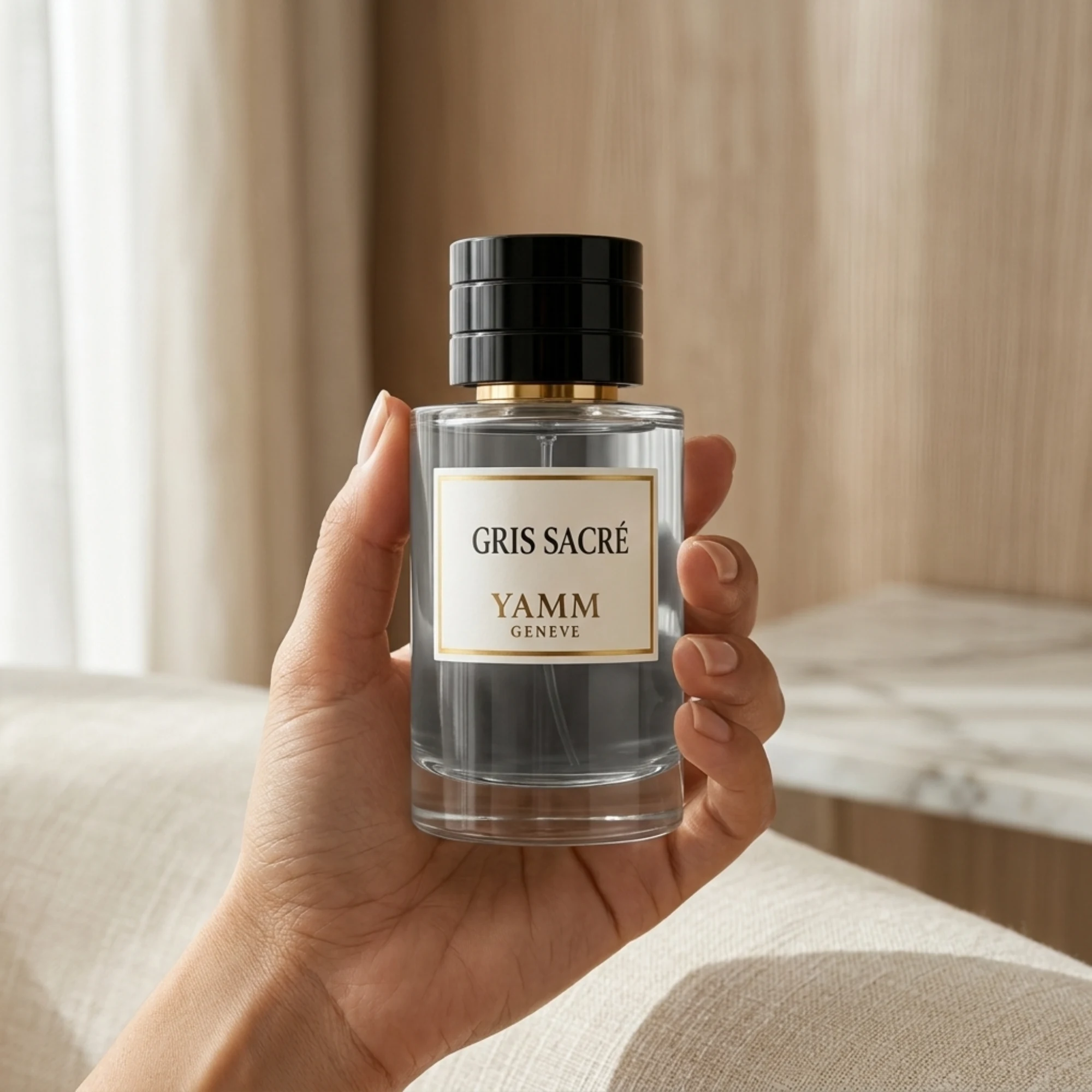 Gris Sacré extrait de parfum mixte YAMM Genève inspiré de Gris Charnel aux notes de tête Cardamome, Figue, Thé noir, cœur Iris, Vétiver bourbon et fond Bois de santal, Fève de tonka visuel 04