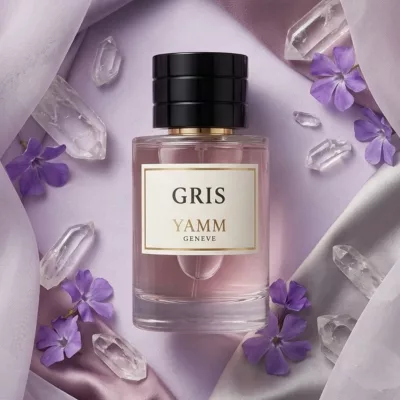 Gris extrait de parfum mixte YAMM Genève inspiré de Gris Dior aux notes de tête Agrumes, Bergamote, cœur Rose, Patchouli et fond Mousse de chêne, Cèdre, Ambre, Santal visuel 01